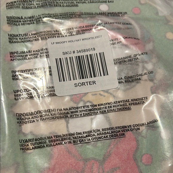 Loungefly Snoopy Christmas Round Crossbody Bag and wallet - Picture 5 of 13